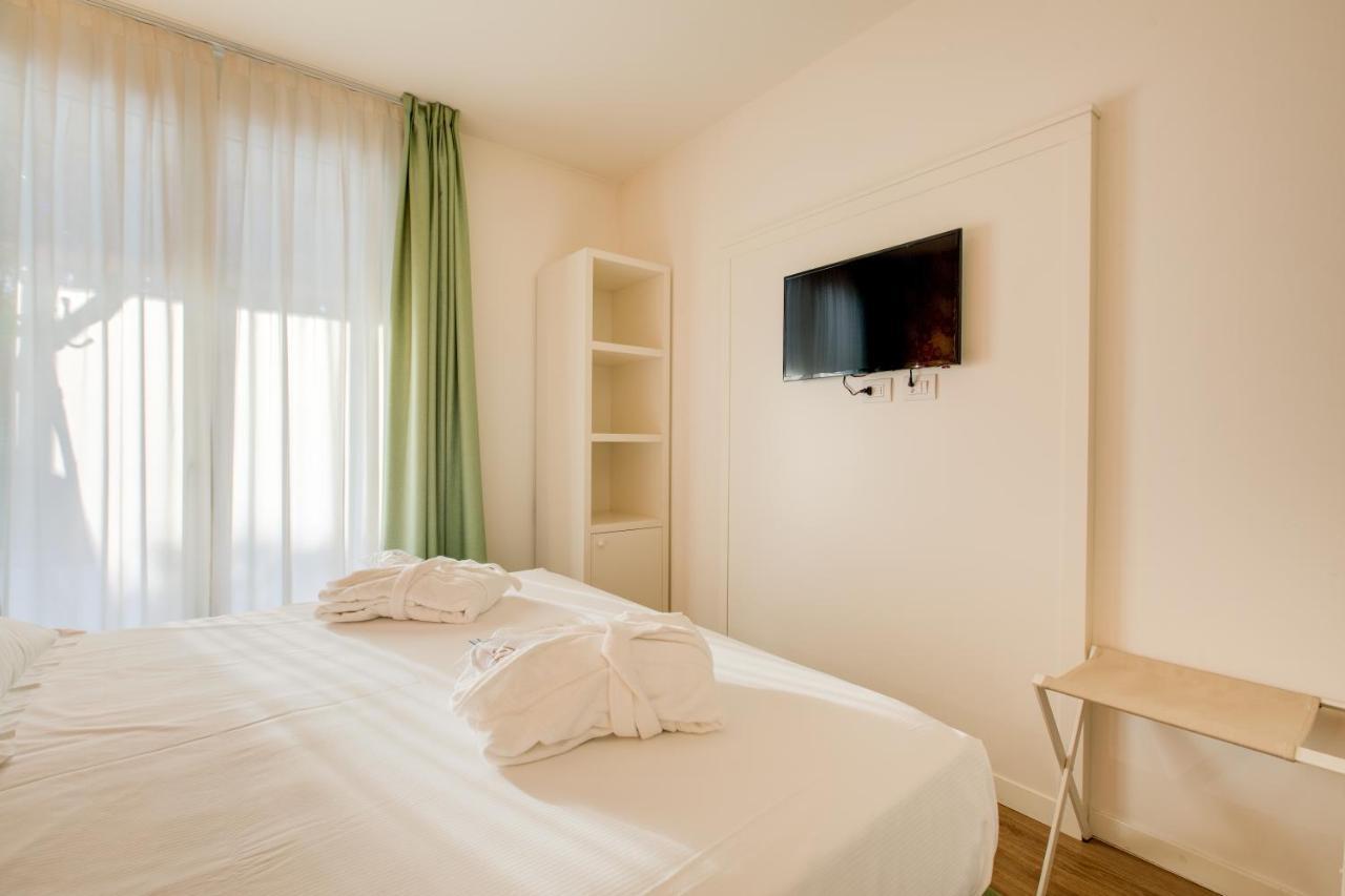 Rimini Suite Hotel Esterno foto
