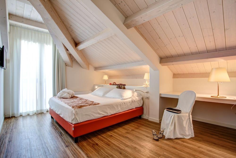 Rimini Suite Hotel Esterno foto
