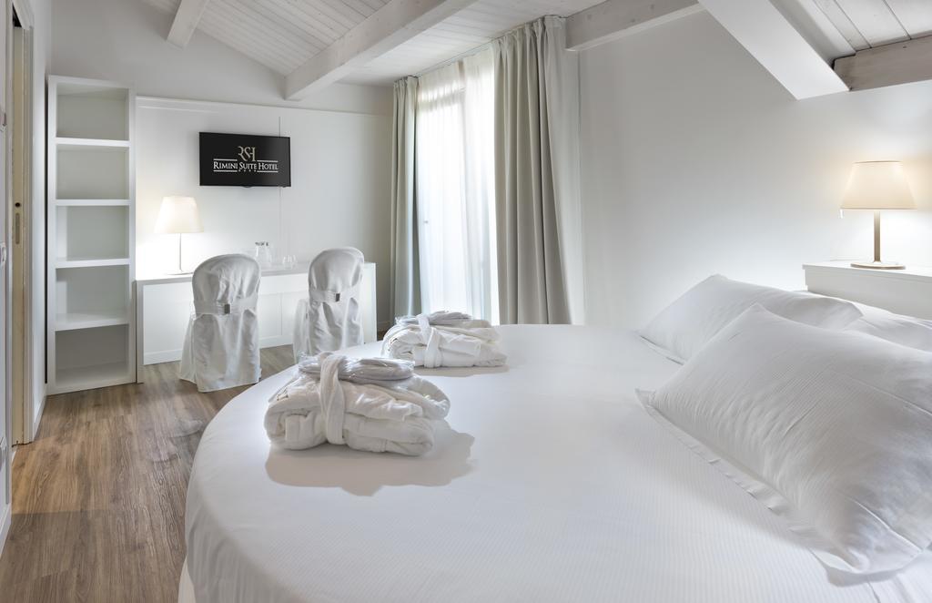 Rimini Suite Hotel Camera foto