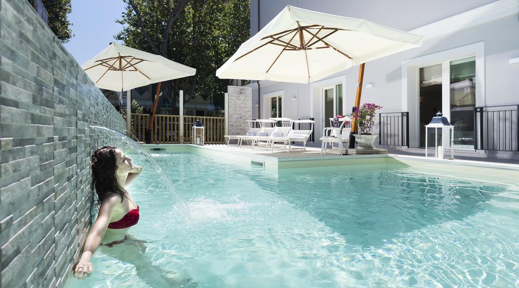 Rimini Suite Hotel Esterno foto