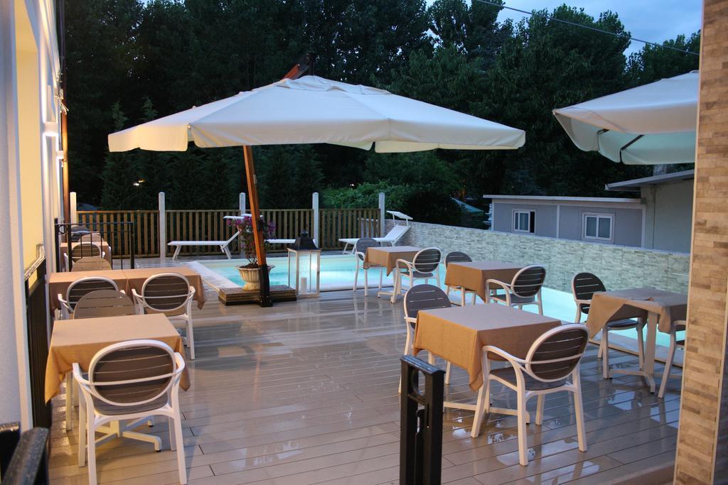 Rimini Suite Hotel Esterno foto