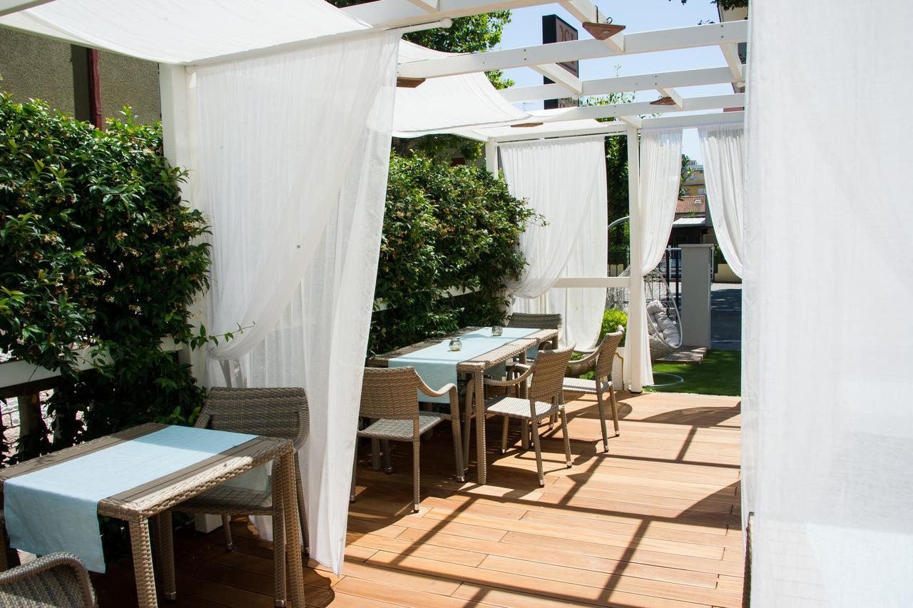 Rimini Suite Hotel Esterno foto