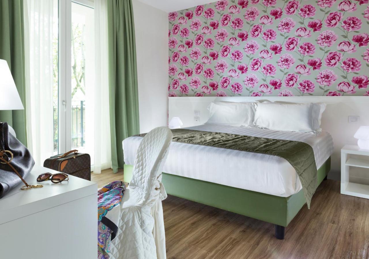 Rimini Suite Hotel Esterno foto