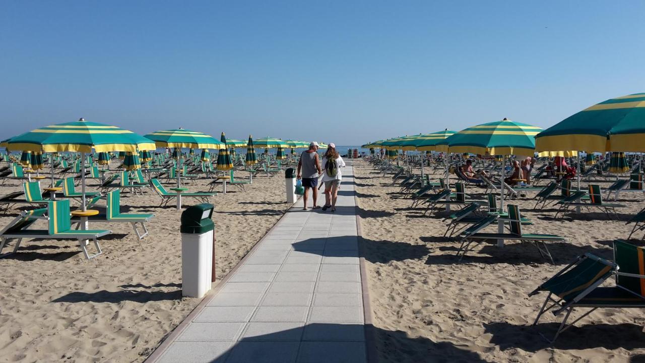 Rimini Suite Hotel Esterno foto
