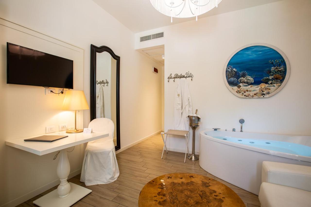 Rimini Suite Hotel Esterno foto